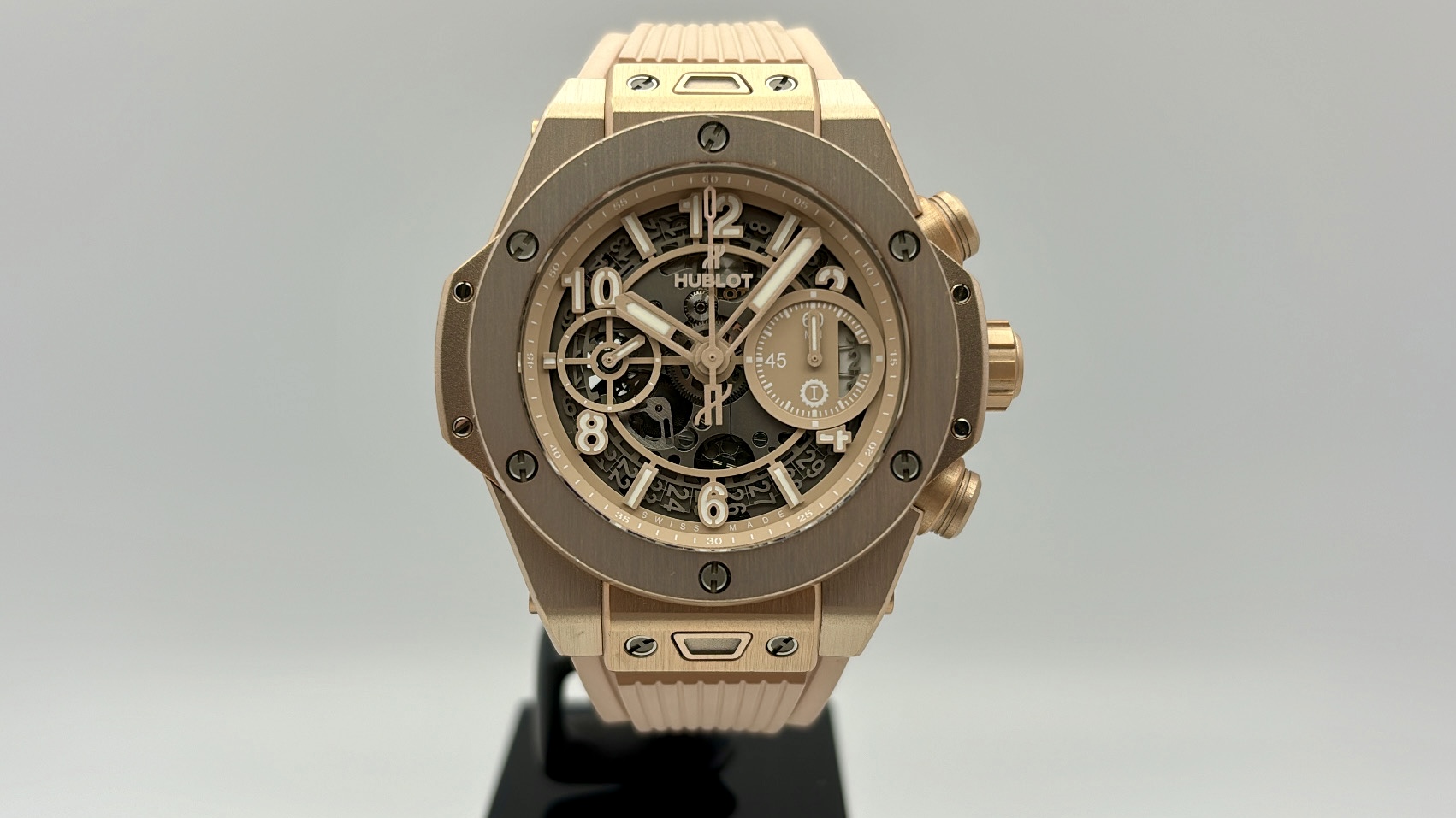 Hublot Big Bang Millennial Pink Limited edition of 200 pcs