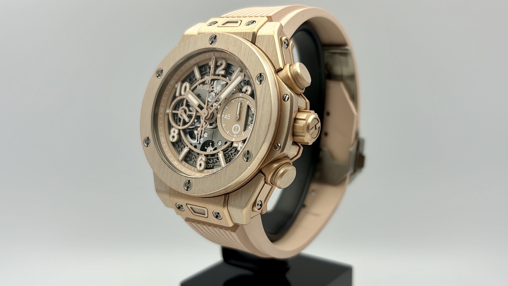 Hublot Big Bang Millennial Pink Limited edition of 200 pcs