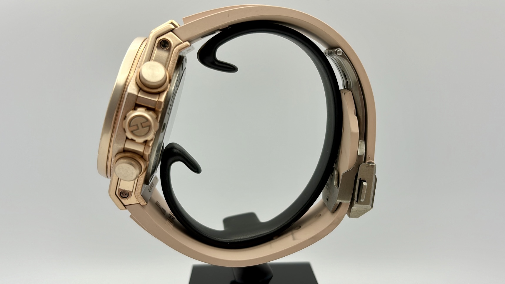 Hublot Big Bang Millennial Pink Limited edition of 200 pcs