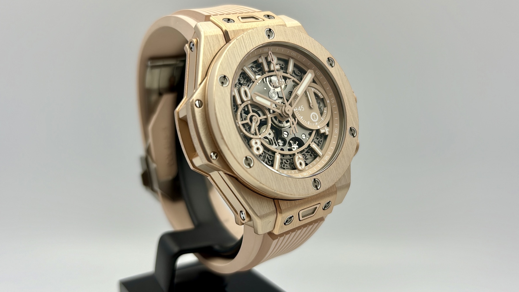 Hublot Big Bang Millennial Pink Limited edition of 200 pcs