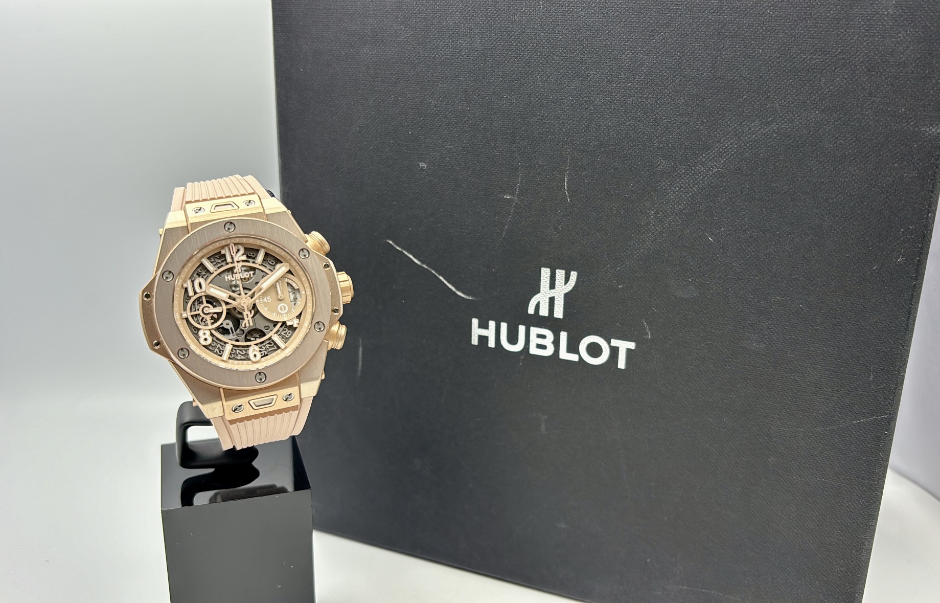 Hublot Big Bang Millennial Pink Limited edition of 200 pcs
