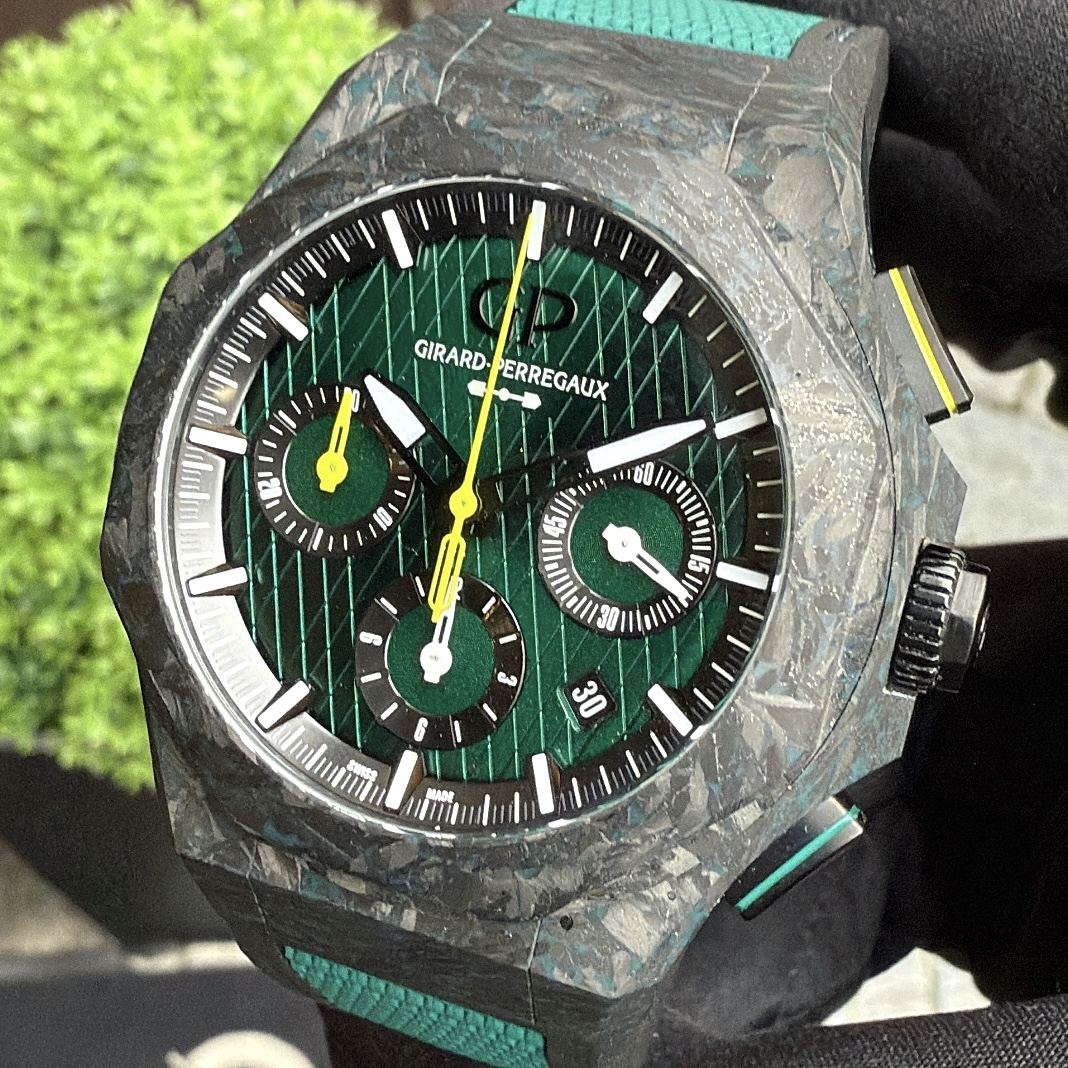 Girard Perregaux Laureato Absolute Aston Martin F1