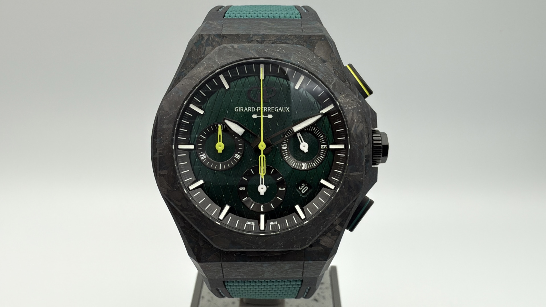 Girard Perregaux Laureato Absolute Aston Martin F1
