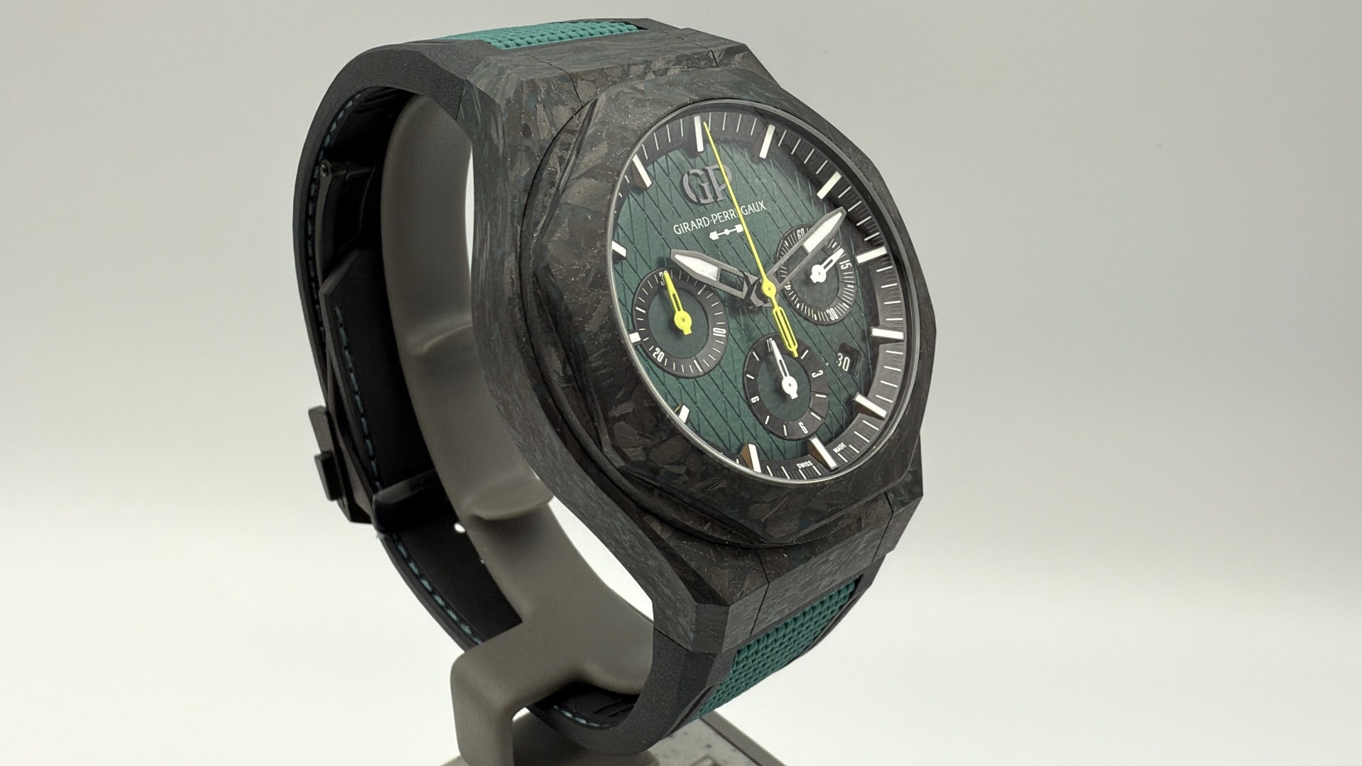 Girard Perregaux Laureato Absolute Aston Martin F1