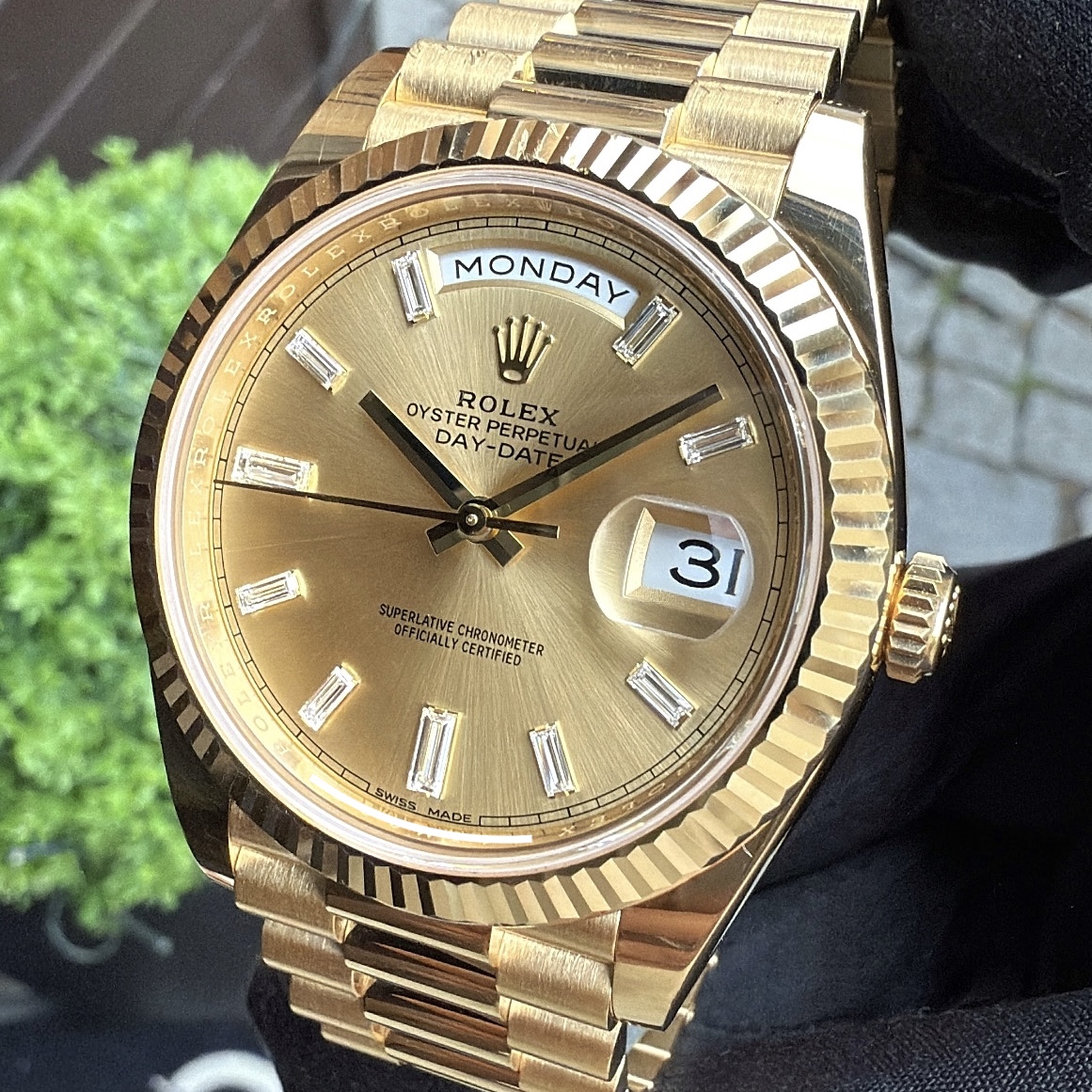Rolex Day-Date 40 18k Yellow Gold Baguette Dial