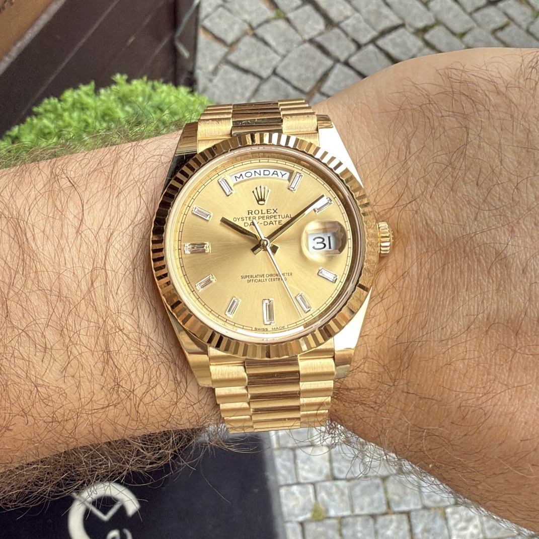 Rolex Day-Date 40 18k Yellow Gold Baguette Dial