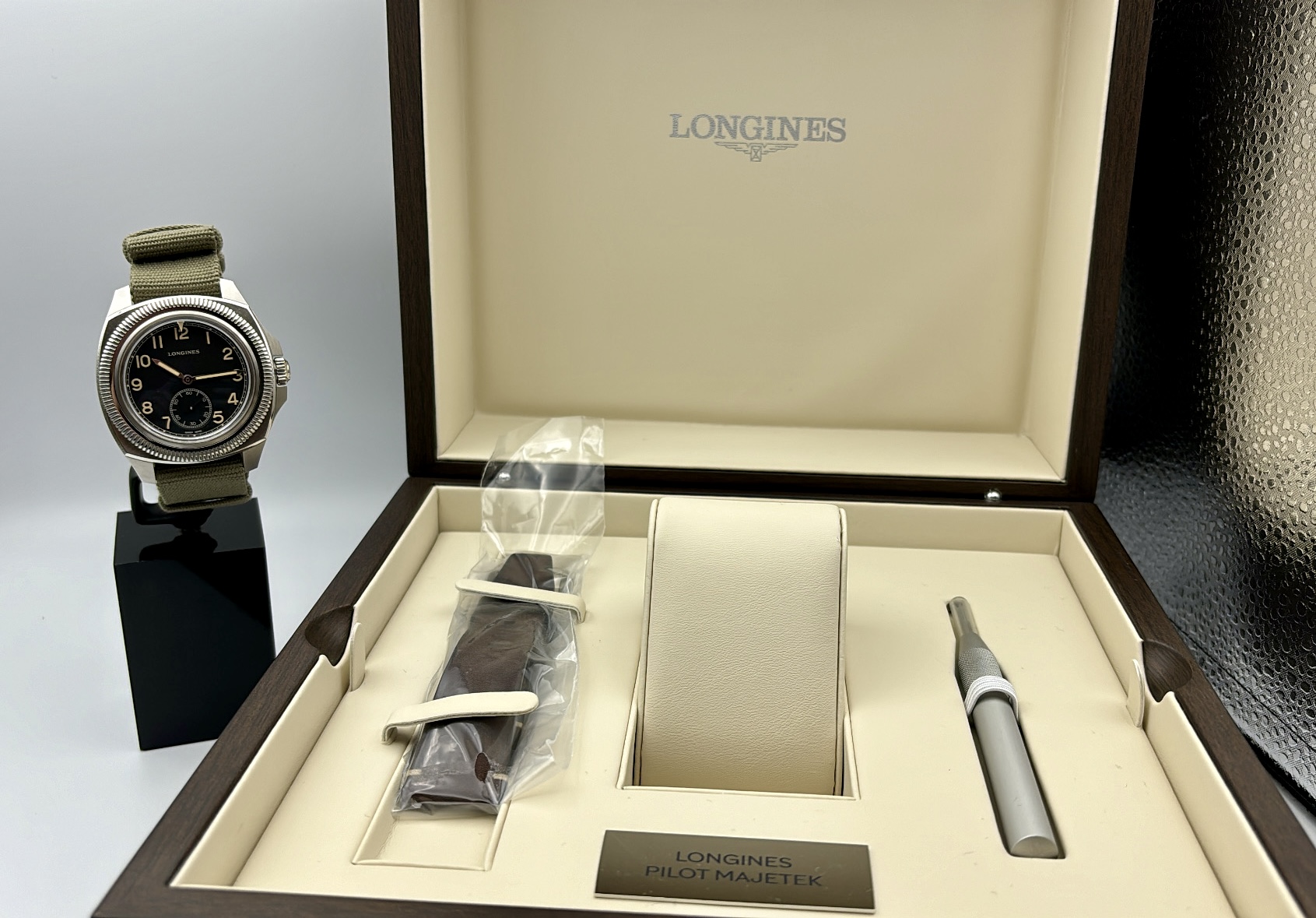 Longines Pilot Majetek
