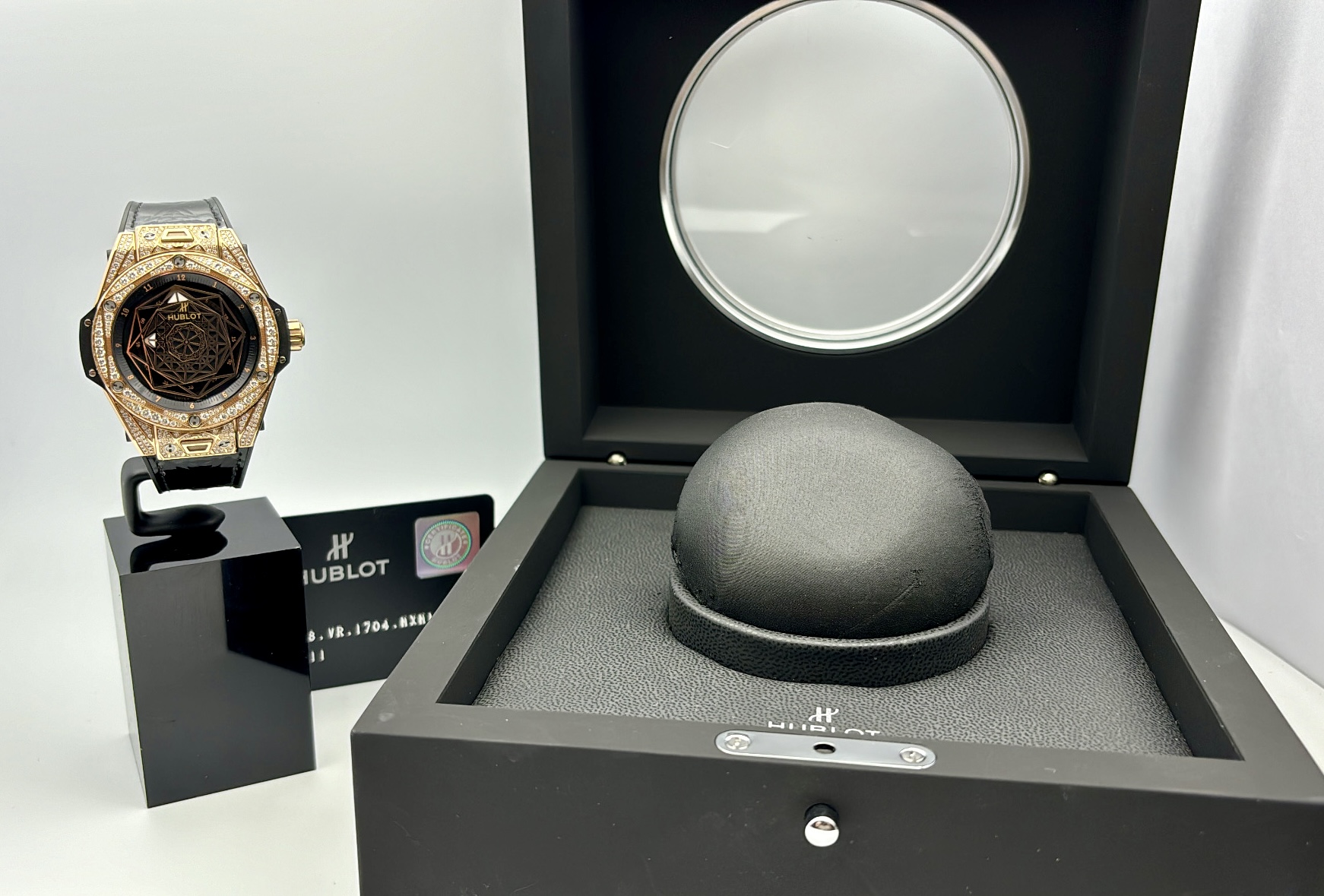 Hublot Big Bang Sang Bleu King Gold Big Pavé