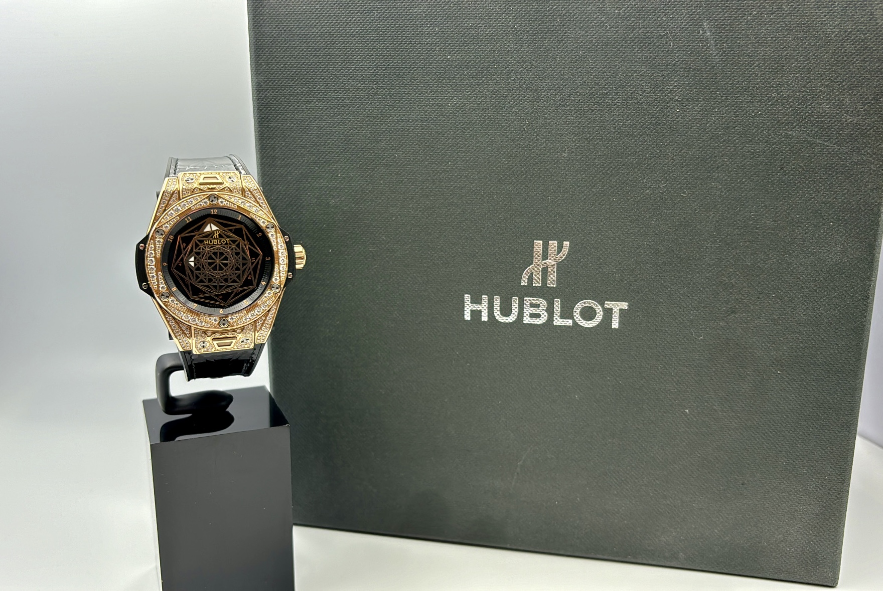 Hublot Big Bang Sang Bleu King Gold Big Pavé
