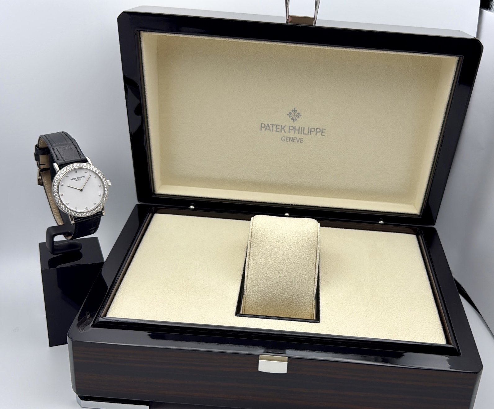 Patek Philippe Calatrava Diamonds 18k White Gold