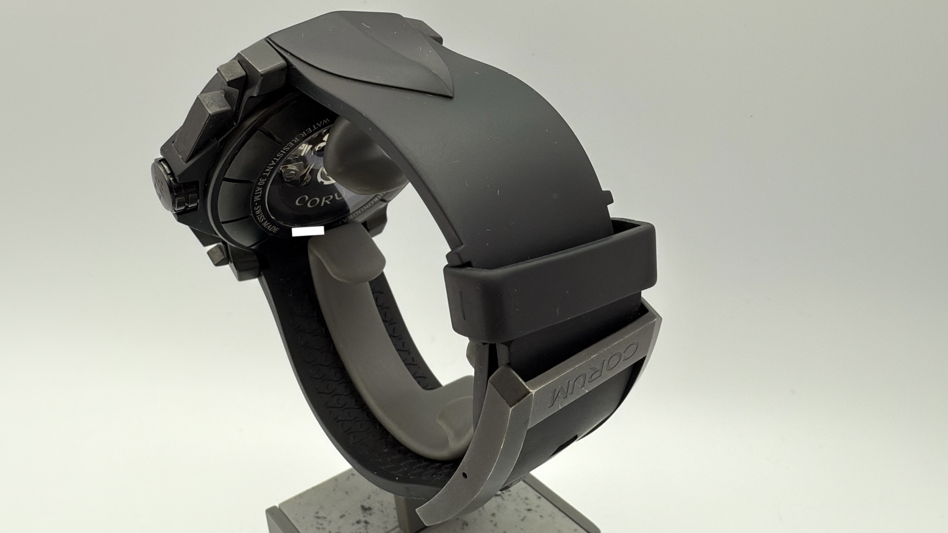 Corum Admiral's Cup Seafender Centro Limited Edition