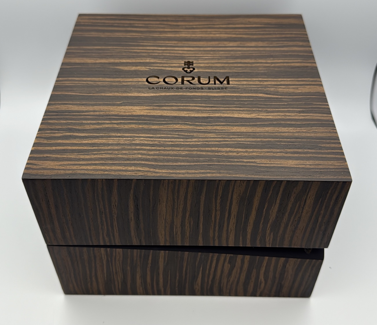 Corum Admiral's Cup Seafender Centro Limited Edition