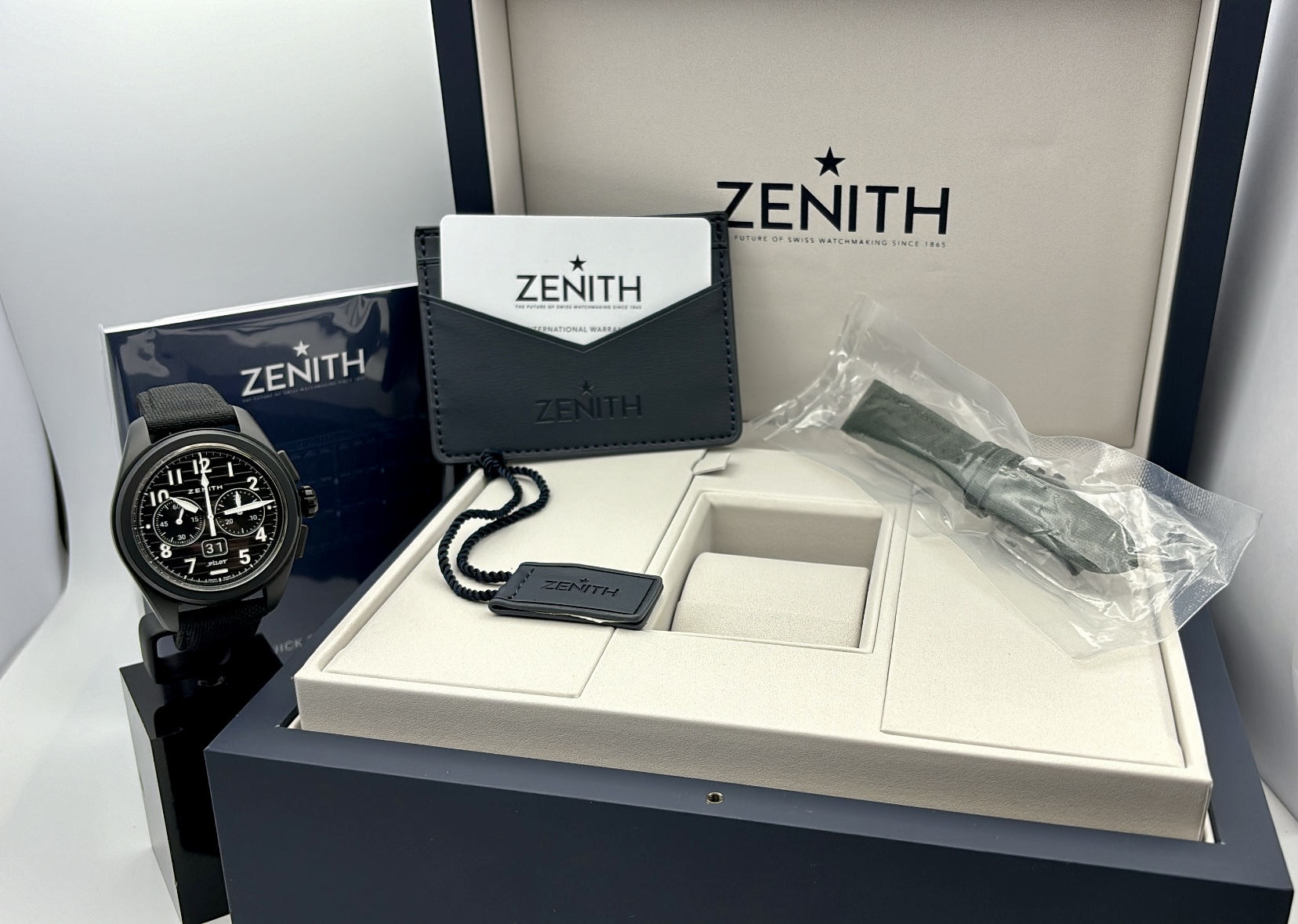 Zenith Pilot Big Date Flyback