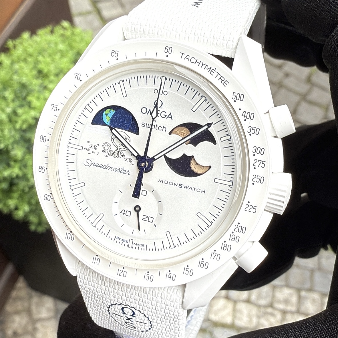 Swatch Moonswatch Mission To Earthphase Moonshine Gold